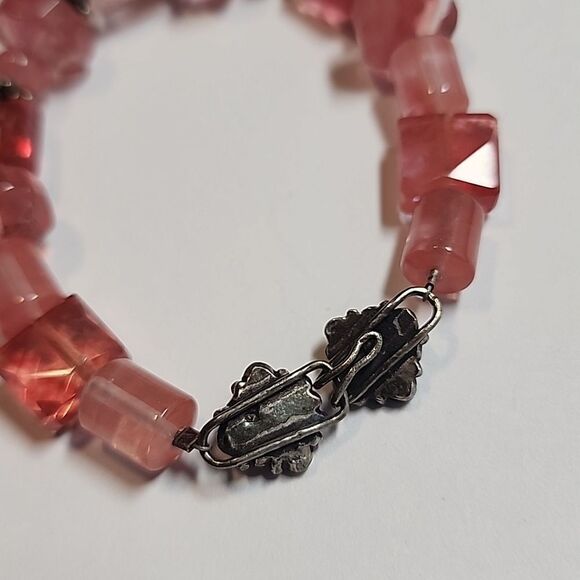 Elegant Pink Beaded Bracelet - Picture 4 of 4